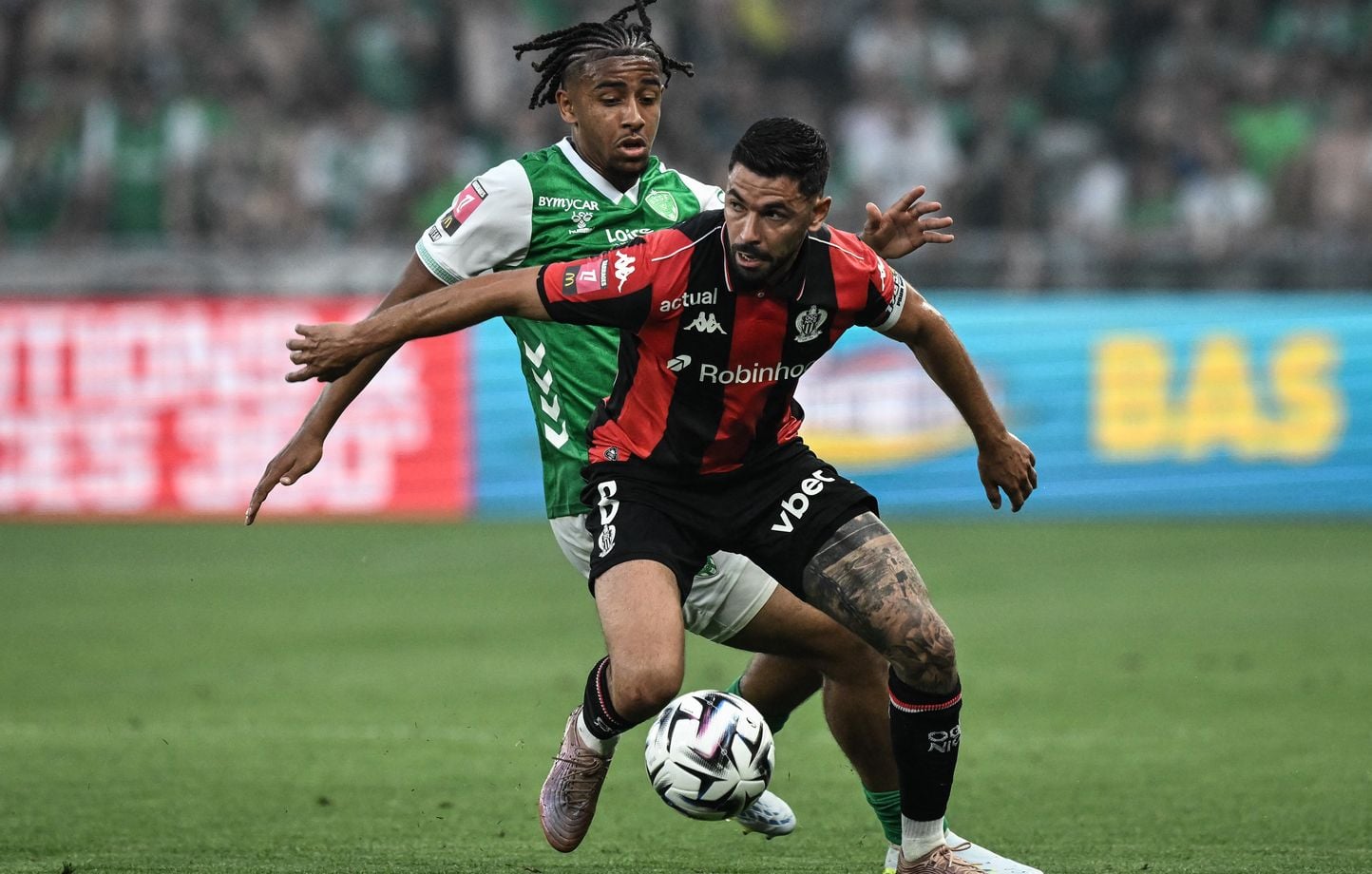 OGC Niza: “Una falta no basta para sancionar un penalti”… Cuando el arbitraje de Benoît Bastien sorprende a los Verdes OGC Niza: “Una falta no basta para sancionar un penalti”… Cuando el arbitraje de Benoît Bastien sorprende a los Verdes